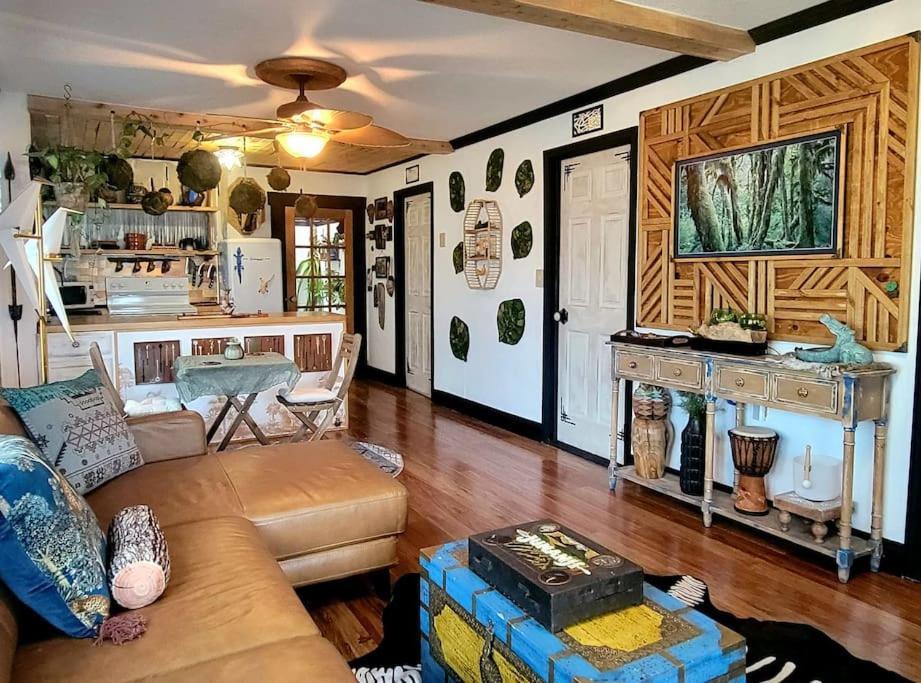 Cozy Af Jungle-house Hideaway * Tampa
